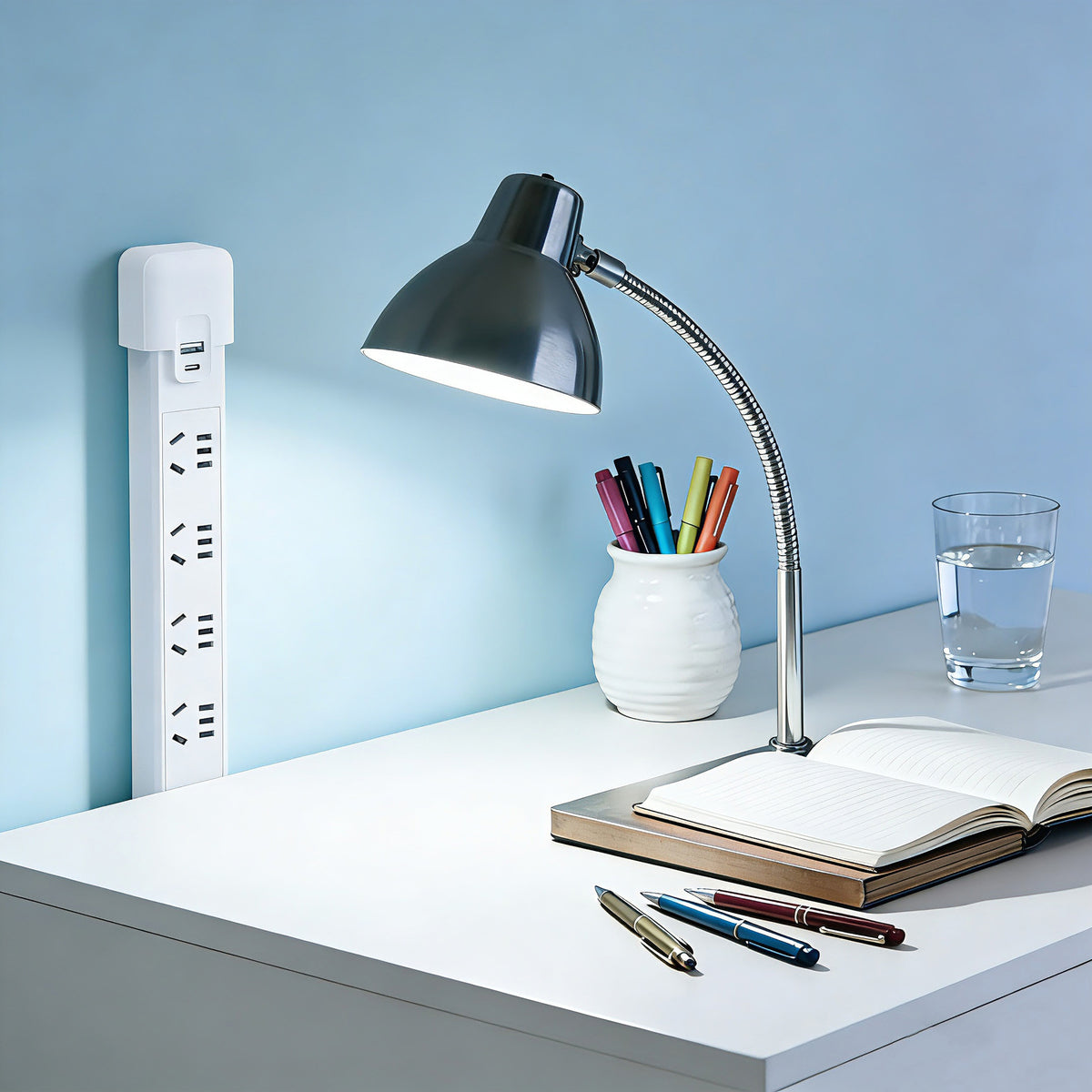 Reconfigurable and expandable power socket